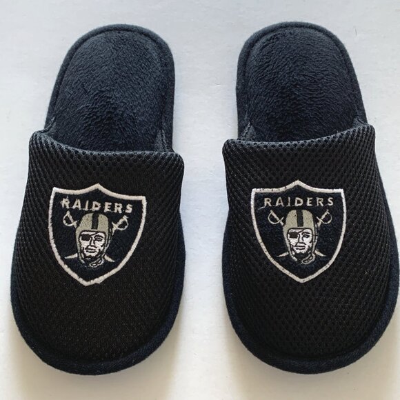 Las Vegas Raiders Logo Slippers Black Youth Kid's Size M No Tags - Picture 1 of 6